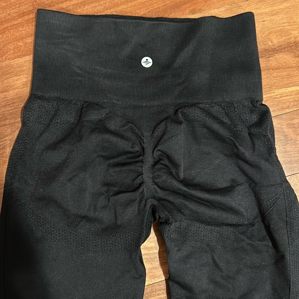 HALARA | NEW Black High-Waisted Butt Cinch Leggings 7/8 Women’s Size Small